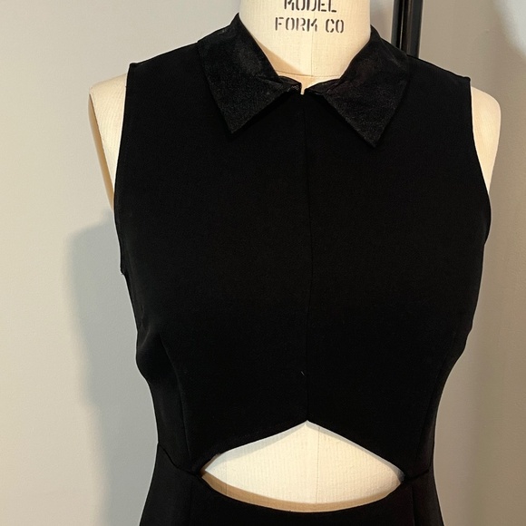 BCBGeneration Little Black Sleeveless Cutout Waist Dress - Size 6 - Picture 3 of 8